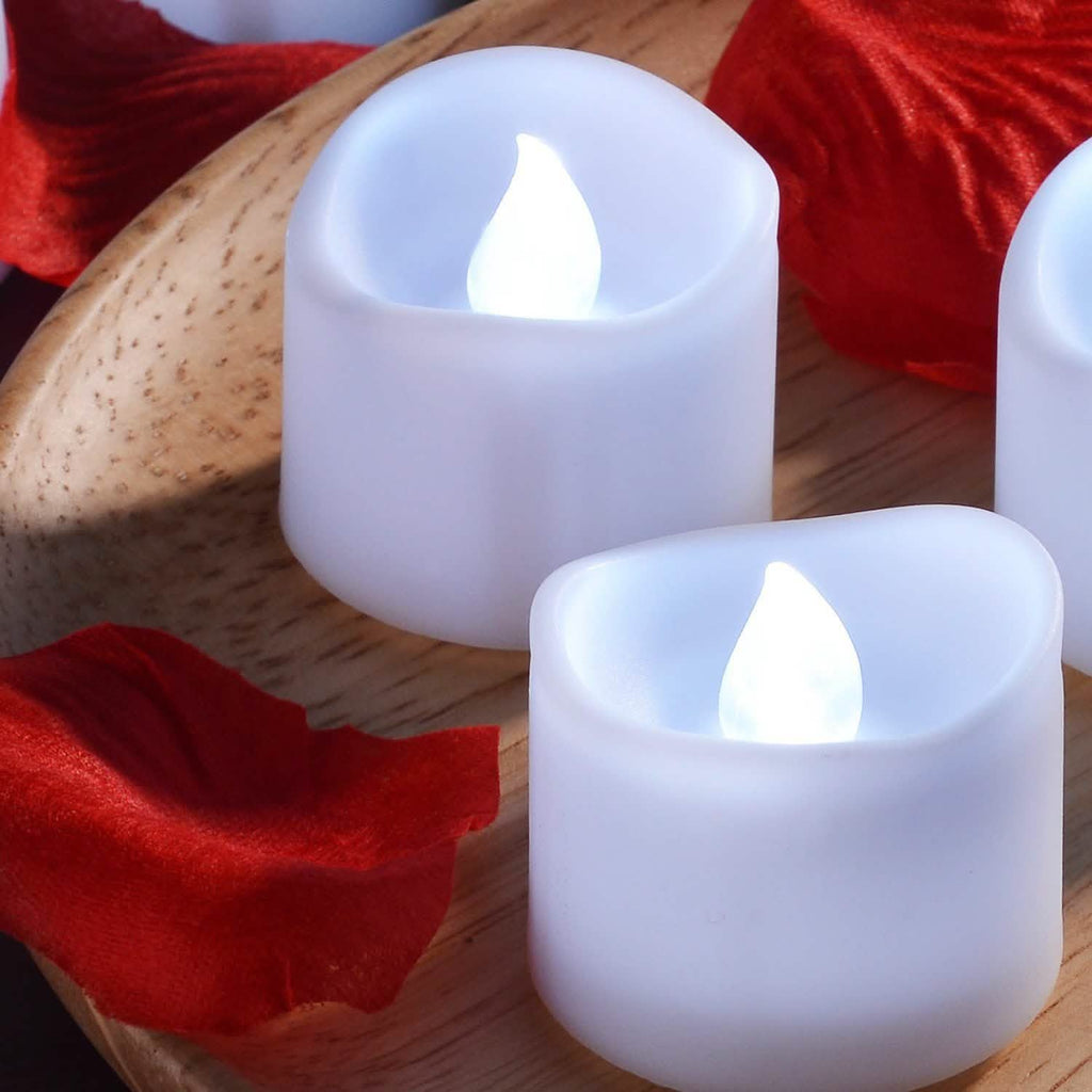 12 pièces : Bougie LED chauffe-plat avec 100 pétales de rose artificiels
