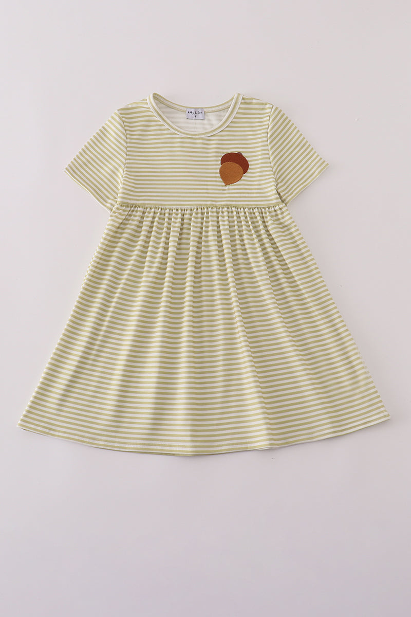 Robe à rayures brodées de pommes de pin