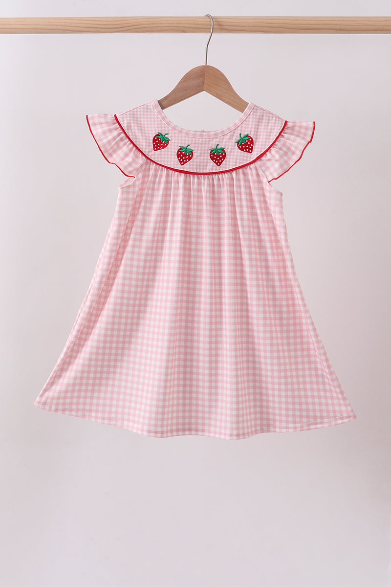 Robe vichy rose à broderie fraise