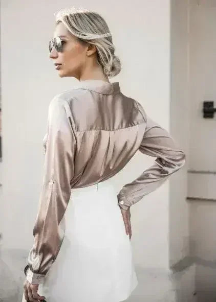 Mini-jupe asymétrique superposée boutonnée blanche