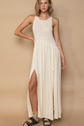 Robe longue sans manches avec fermeture éclair au dos et fente à l'avant – Robe longue dos nageur, Robe longue avec fente, Robe longue sans manches, Robe longue coupe babydoll, Robe longue en maille, Robe longue fendue à l'avant, Robe longue élégante