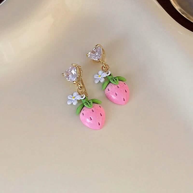 Boucles d'oreilles pendantes fraises mignonnes en or 14 carats