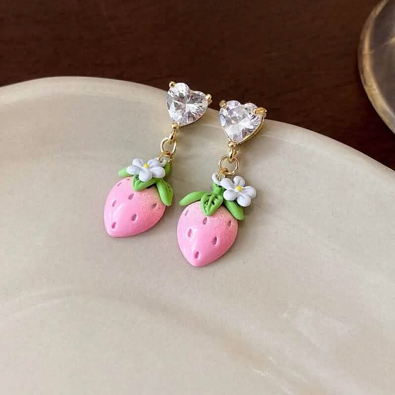Boucles d'oreilles pendantes fraises mignonnes en or 14 carats