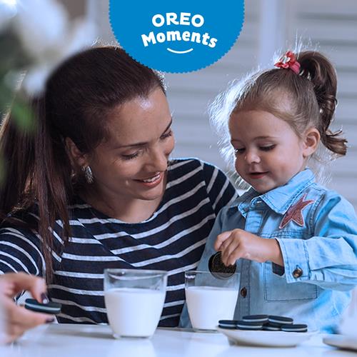 Biscuits sandwich au chocolat Oreo Mega Stuf, format familial, 718 g