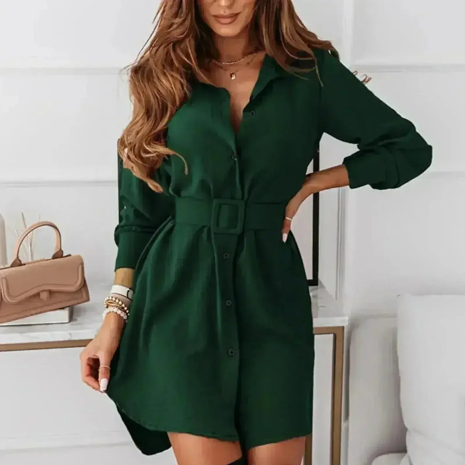 Robe chemise décontractée ajustée coupe trapèze à manches longues, longueur genou