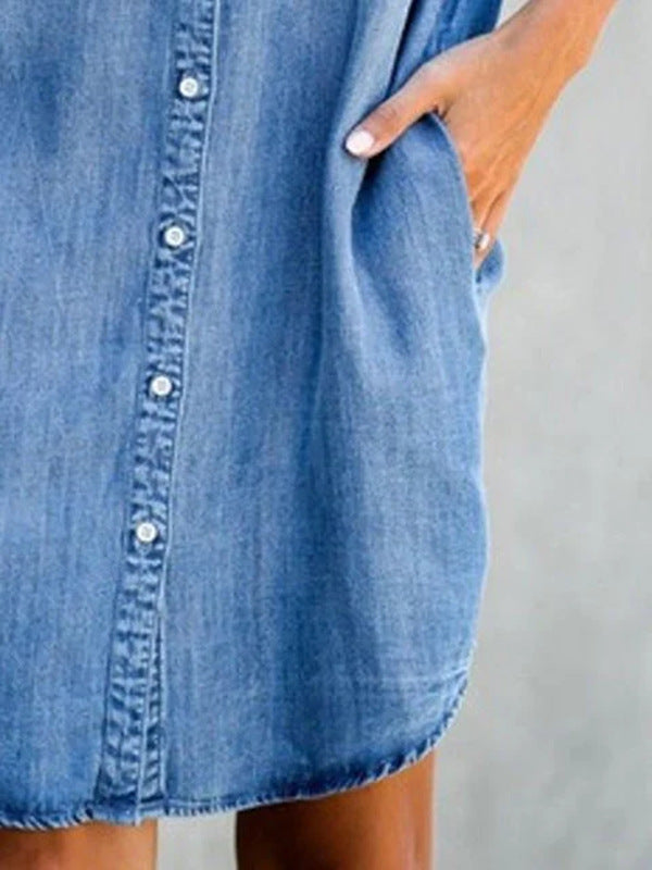 Robe Midi en Jean – Col Carré Manches Courtes Coupe Ajustée Style Urbain