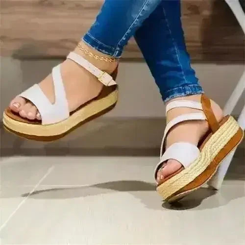Sandales Romaines à Boucles Creuses - Chaussures Femme en PU | Femstylo