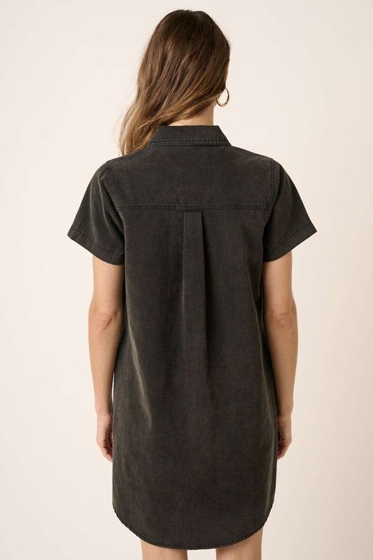 Robe chemise boutonnée à col et manches courtes pour femme – Un essentiel décontracté, chic et polyvalent pour votre garde-robe