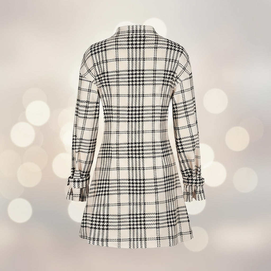 Robe chemise élégante à carreaux — Mini-robe trapèze à manches longues et taille froncée