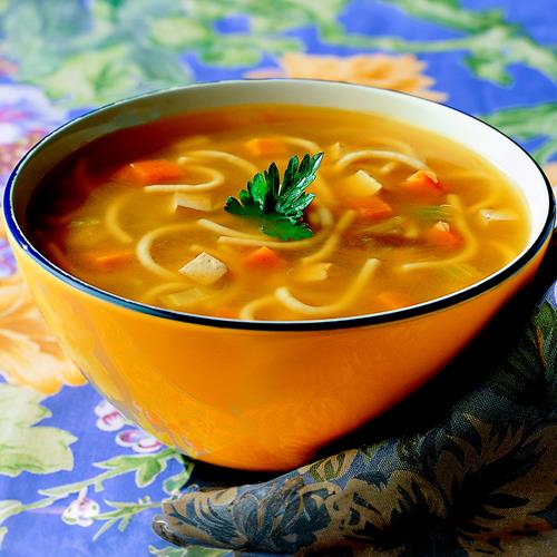Soupe Amy's, végétalienne, nouilles sans poulet, faite avec des légumes biologiques, 400 grammes