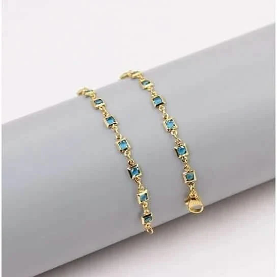 Bracelet de cheville carré en plaqué or 18 carats et cristaux bleu clair