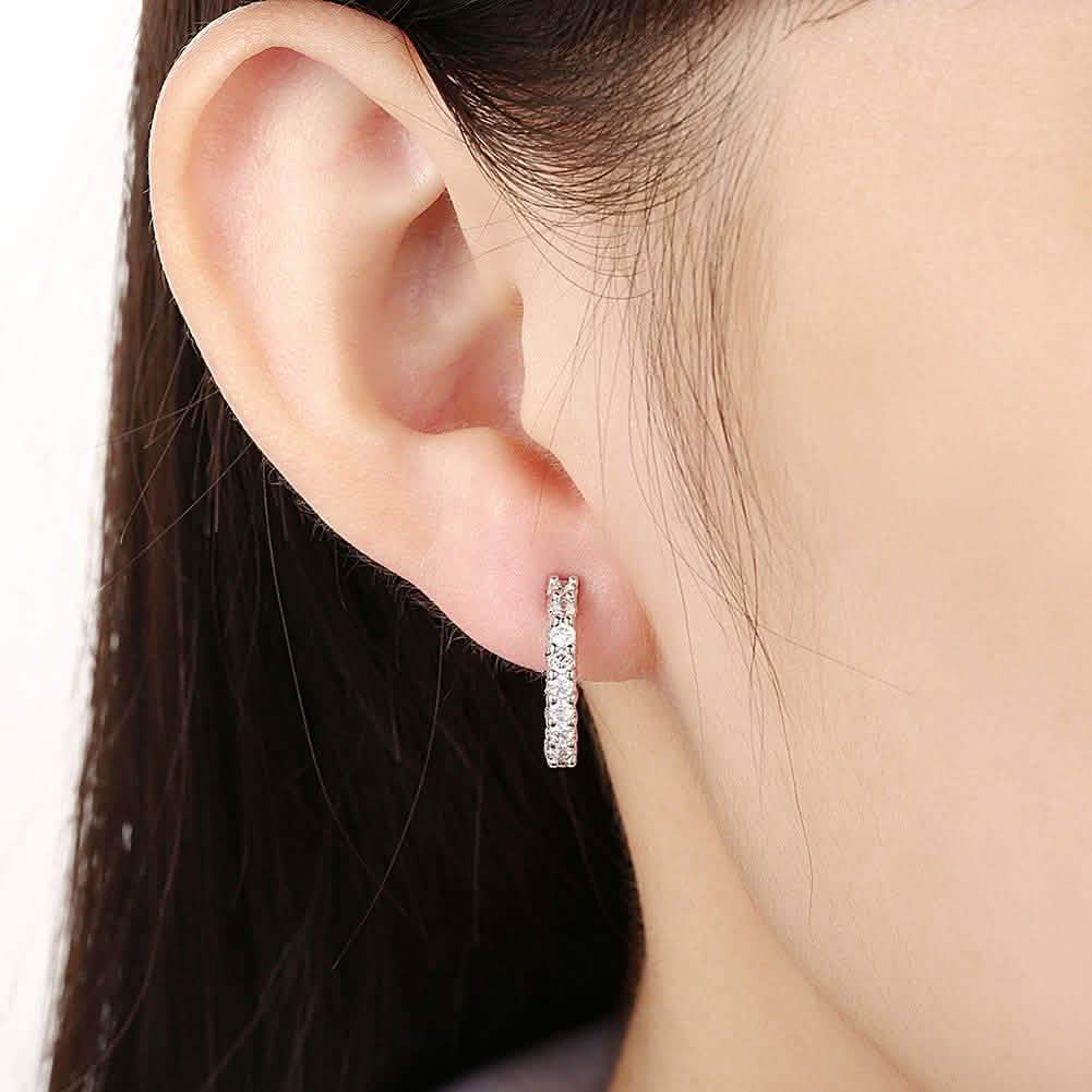 Boucles d'oreilles petites en or blanc 18 carats et cristal Swarovski Element