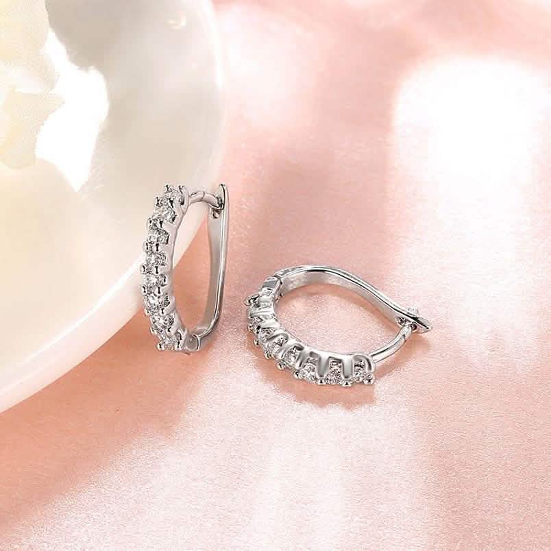 Boucles d'oreilles petites en or blanc 18 carats et cristal Swarovski Element