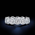 Bague éternité en or blanc 18 carats plaqué, simulant des diamants