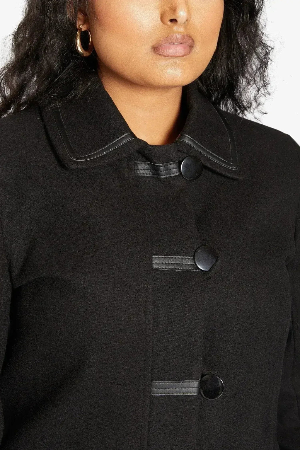 Manteau en laine mélangée avec liseré contrastant (1920)