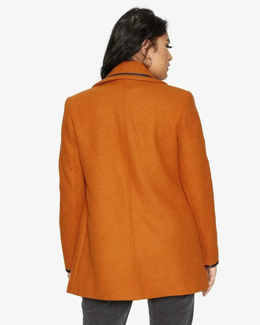 Manteau en laine mélangée avec liseré contrastant (1920)