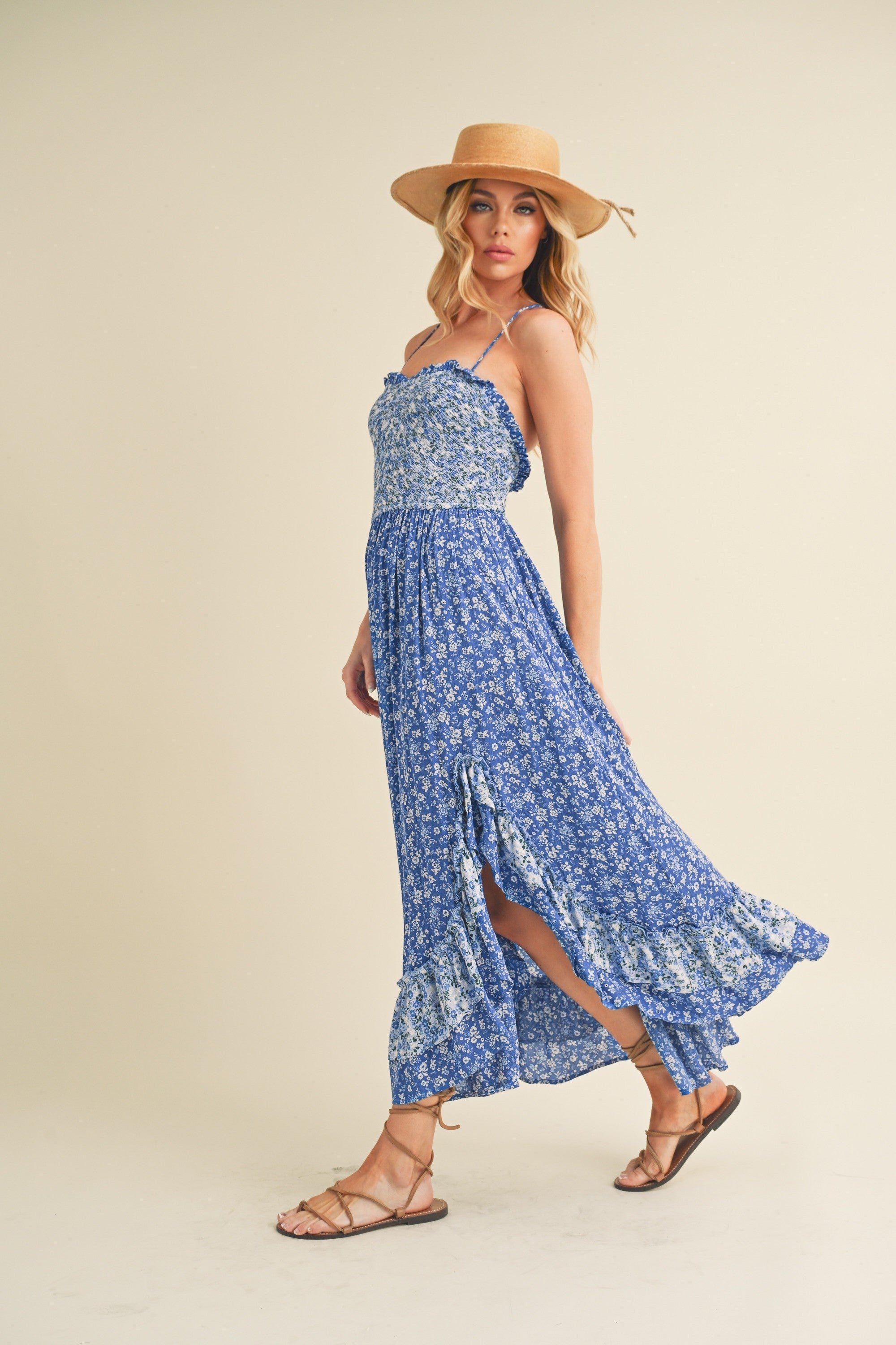 Robe maxi femme à fines bretelles et ourlet volanté imprimé fleuri – Imprimé fleuri féminin, longueur maxi élégante, design fluide et confortable pour occasions décontractées et spéciales