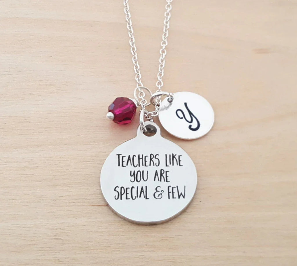 Collier « Les professeurs comme vous sont rares et précieux » – Breloque en acier inoxydable avec chaîne en argent sterling, pierre de naissance et initiale