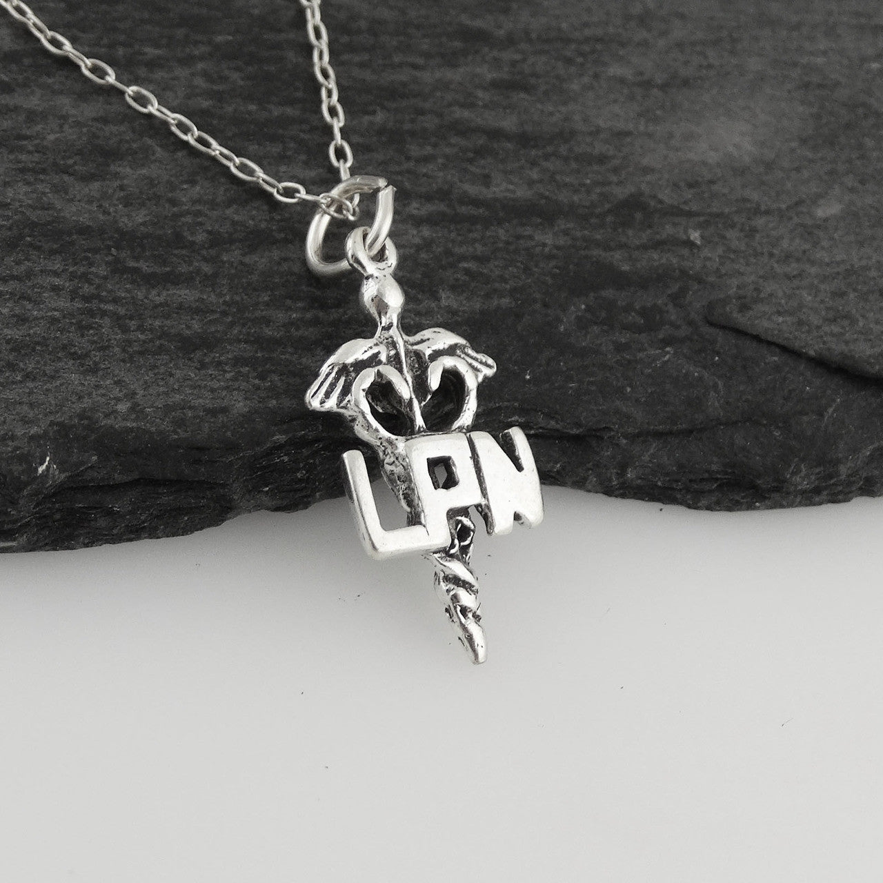 Collier Caducée IDE – Pendentif en argent sterling symbole médical sur chaîne de 40 cm