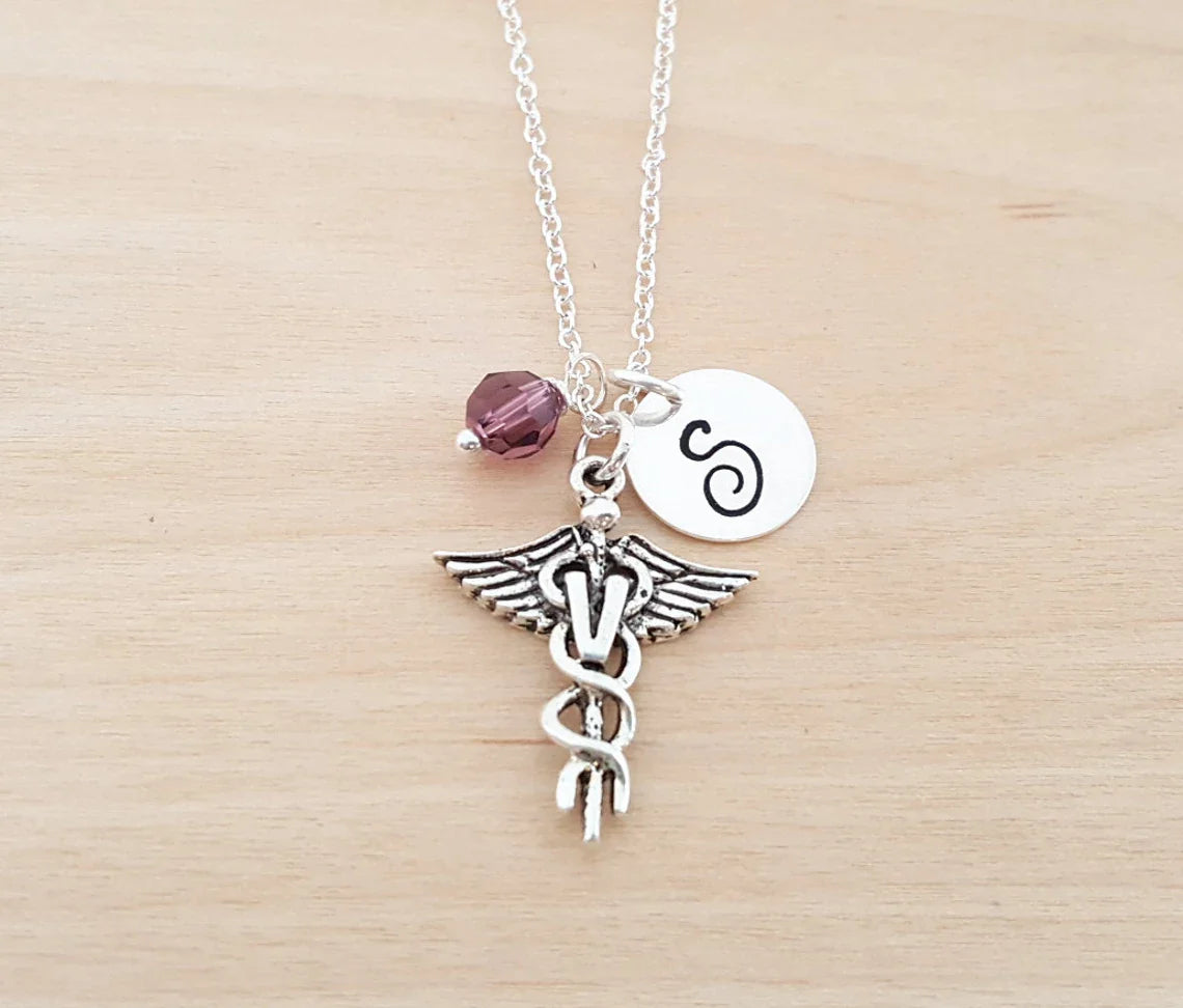 Collier personnalisé en argent sterling « Vétérinaire »