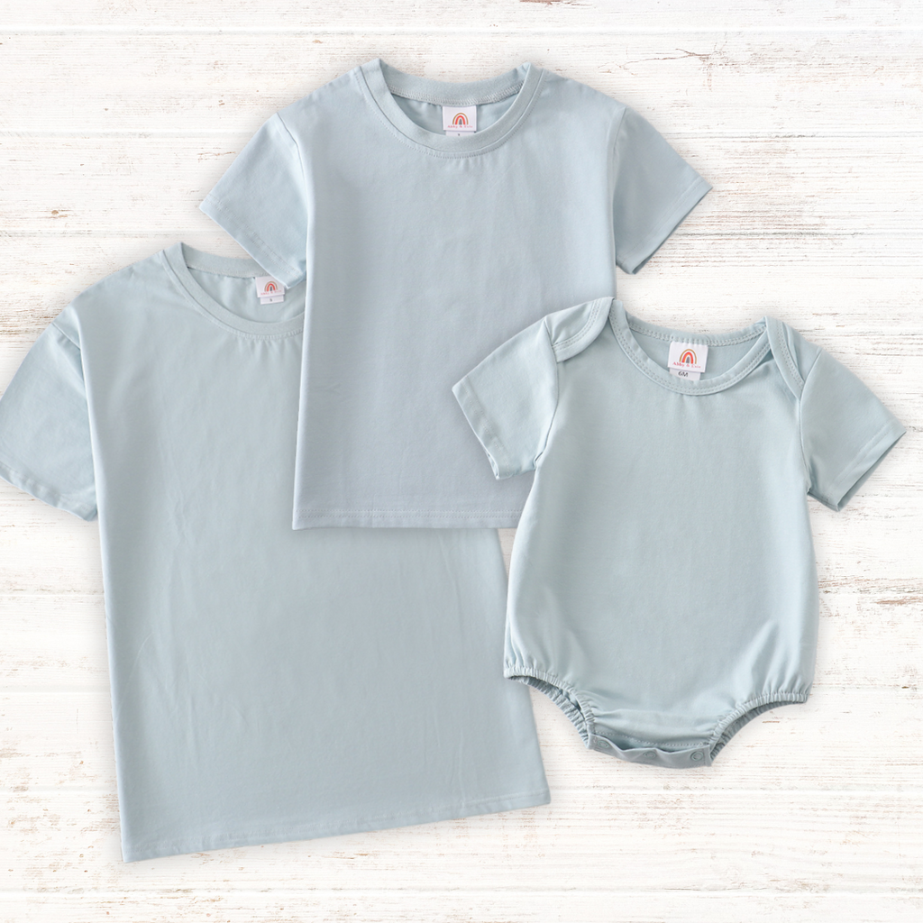 T-shirt uni bleu basique Adultes Enfants et bébés