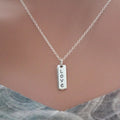 Collier Amour en Argent Sterling – Pendentif Mot Vertical sur Chaîne de 40 cm