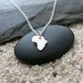 Mini Collier Afrique – Pendentif Continent en Argent Sterling sur Chaîne de 40 cm