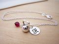 Collier Kettlebell – Argent Sterling avec Pierre de Naissance et Breloque Initiale