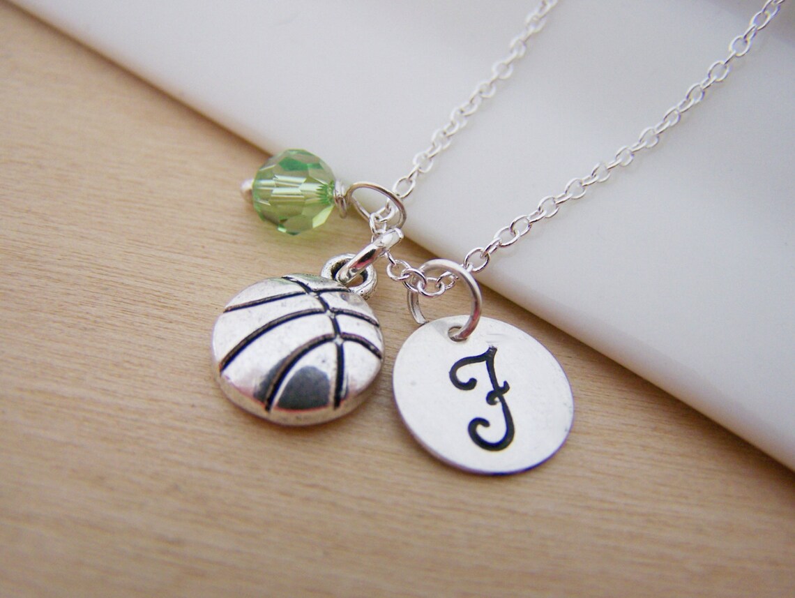 Collier de basketball – Argent sterling avec pierre de naissance et initiale