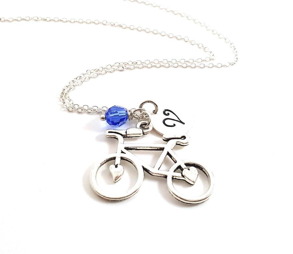 Collier de vélo personnalisé – Chaîne en argent sterling avec pendentif cœur, pierre de naissance et initiale