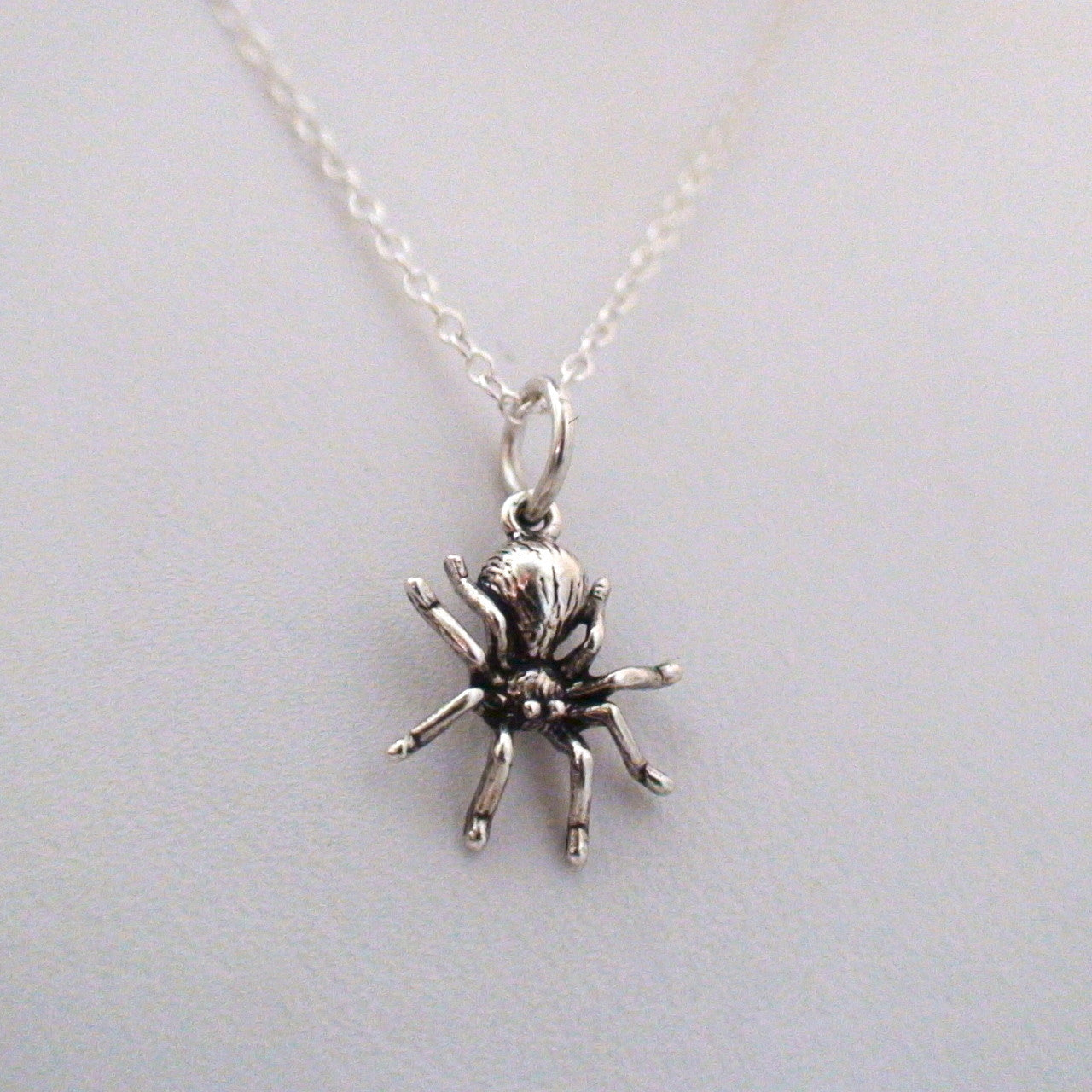 Mini collier araignée – Breloque en argent sterling sur chaîne de 40 cm