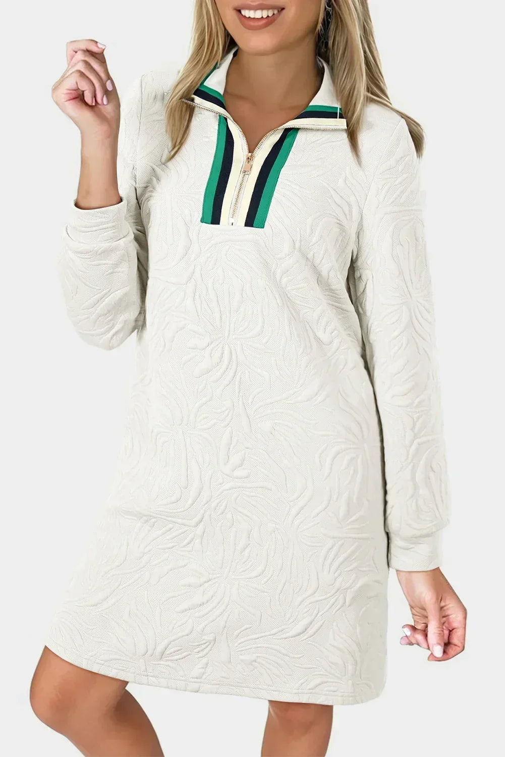 Mini-robe texturée blanche avec col éclat de couleur