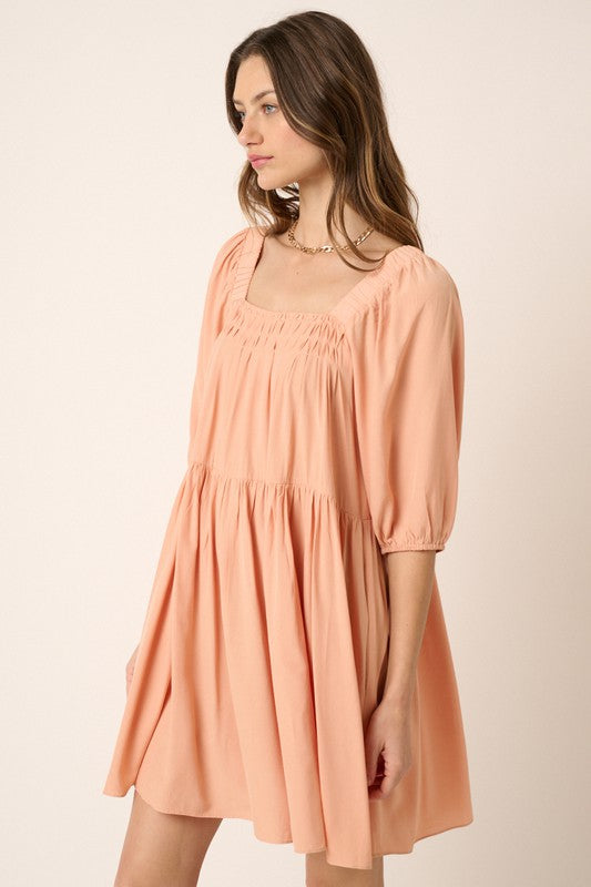 Mini-robe femme à plis nervures et dos noué – Mini-robe chic et tendance avec dos noué fantaisie et motif à plis nervurés texturés