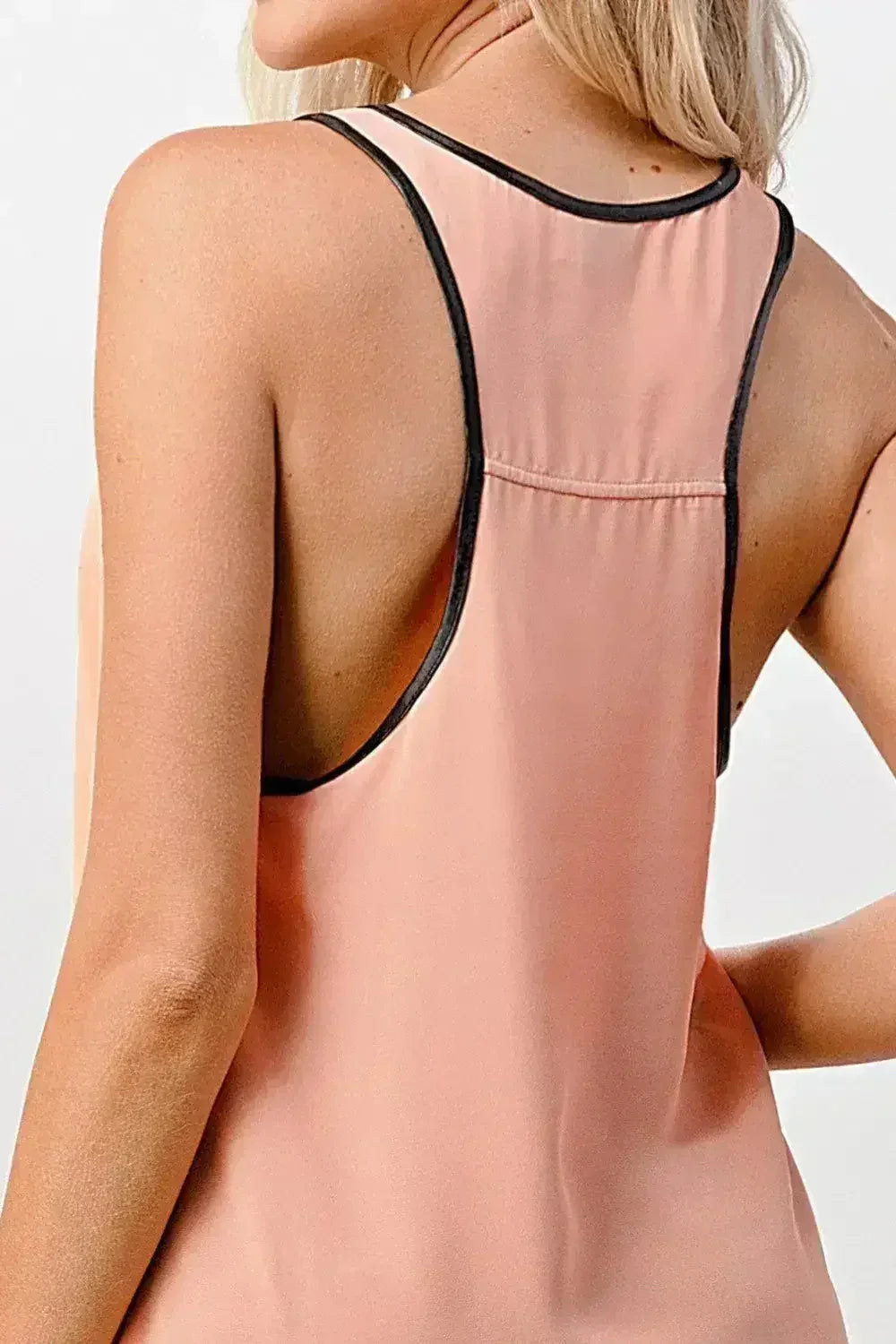 Haut débardeur à garniture en similicuir vegan – Caraco à encolure dégagée rose et jaune | Femstylo