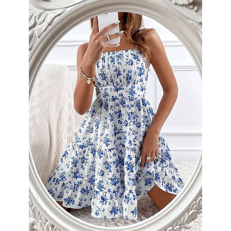 Robe Courte Smockée à Imprimé Floral Bretelles Fines Coupe Cintrée Fluide
