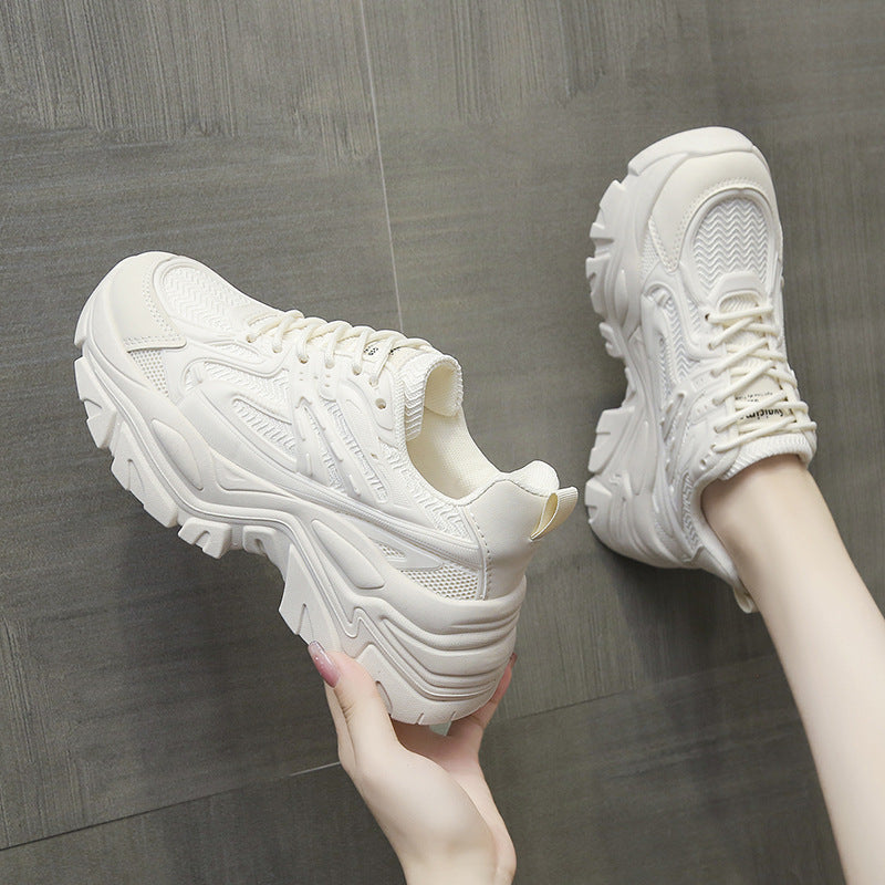 Chaussures blanches respirantes à semelle épaisse pour femme — Élégantes et amorties