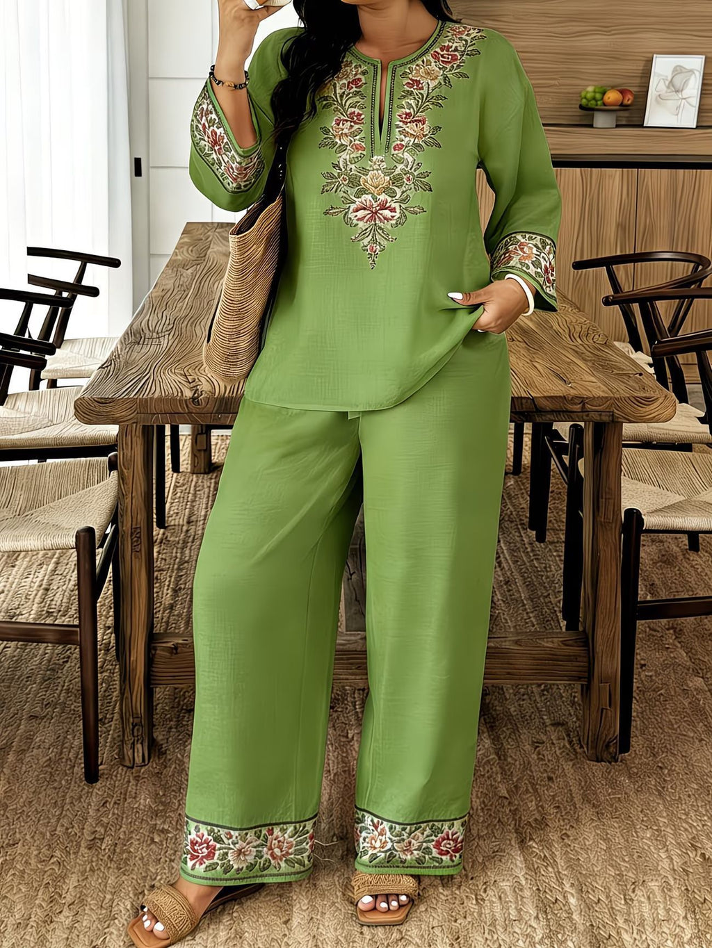 Ensemble deux pièces ethnique pour femme avec chemise à manches longues et pantalon court