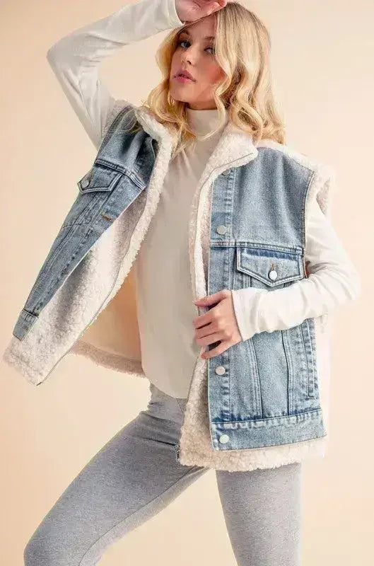 Gilet en jean à patch Sherpa Aemi + Co style deux pièces