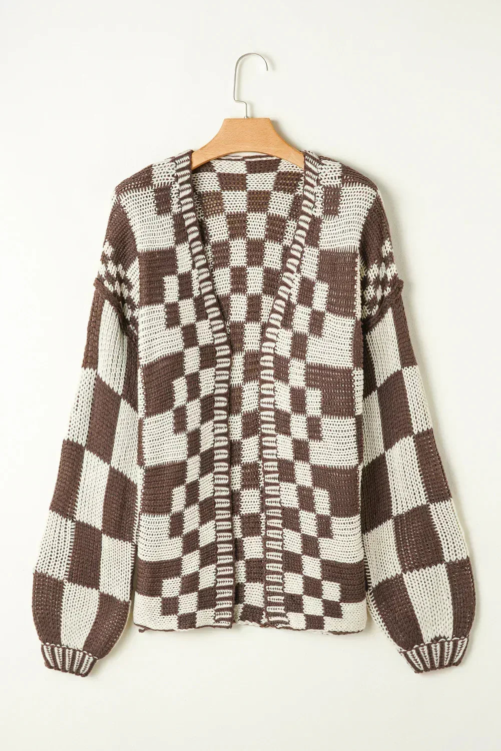 Cardigan en maille à carreaux color block taupe et ouvert sur le devant