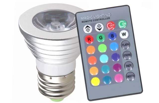 Lot de 2 : Ampoules LED magiques à changement de couleur avec télécommande