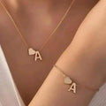 Ensemble 2 pièces : Collier et bracelet en métal avec cœur et lettre anglaise