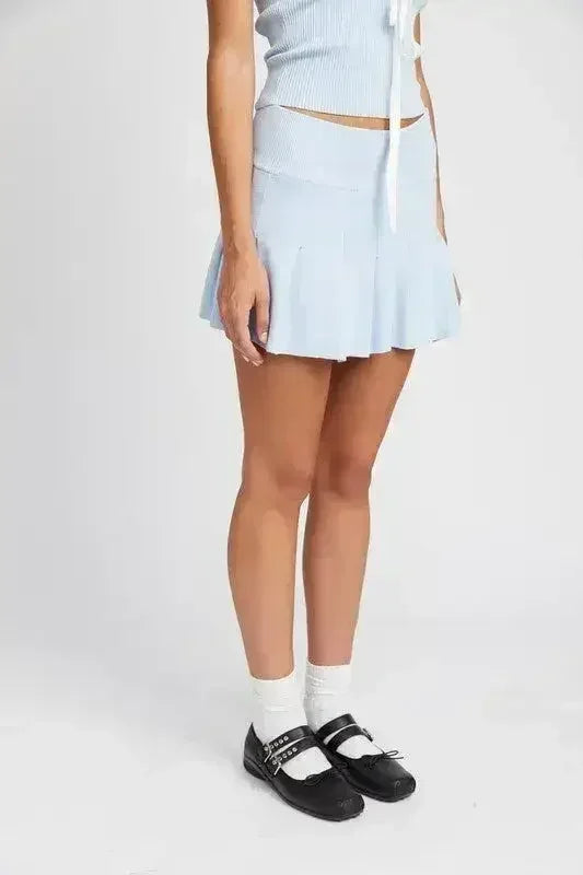 JUPE COURTE PLISSÉE TAILLE BASSE