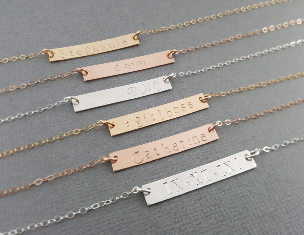 Collier barre personnalisé estampé à la main