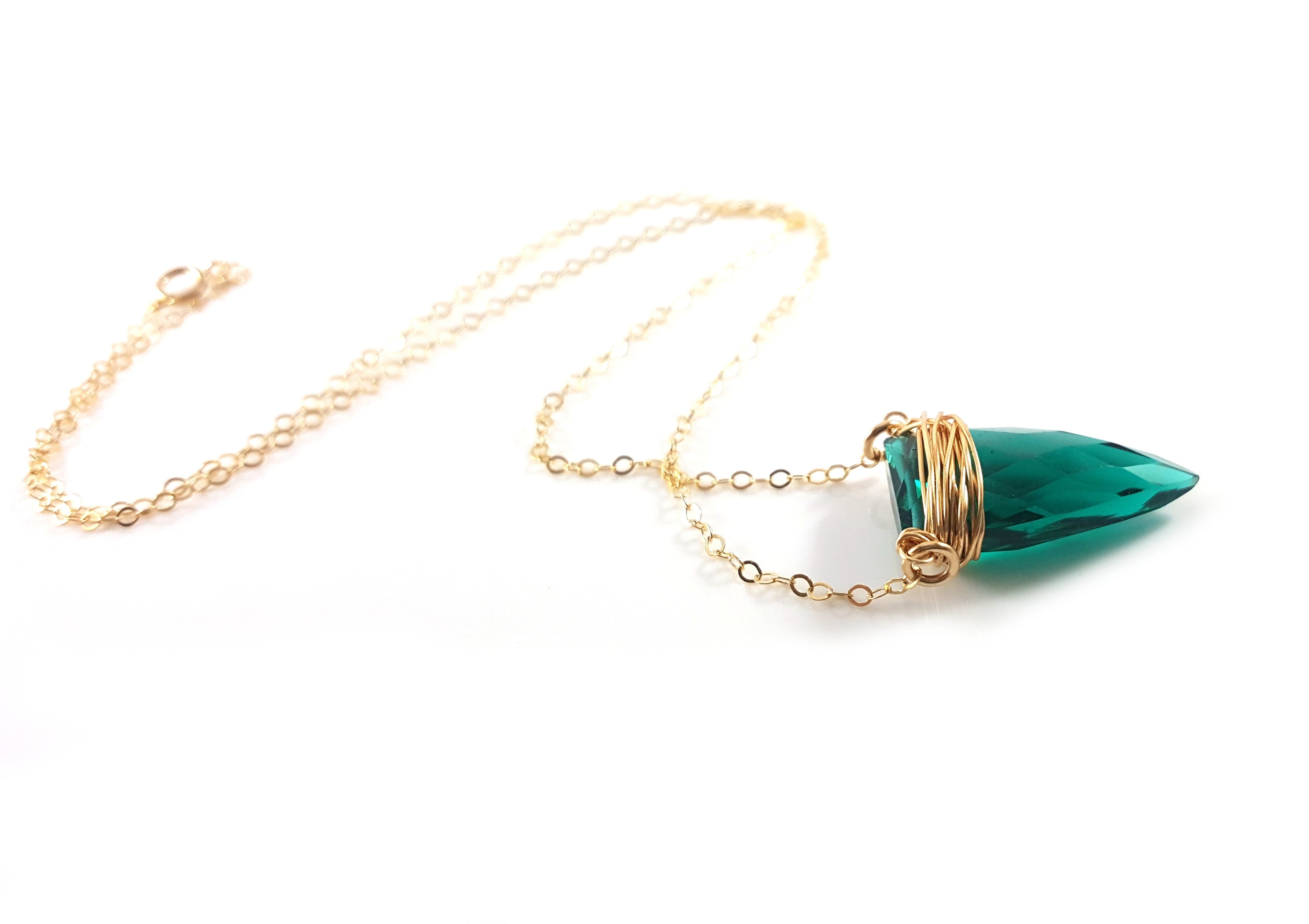 Collier Briolette Filigrane Vert Émeraude