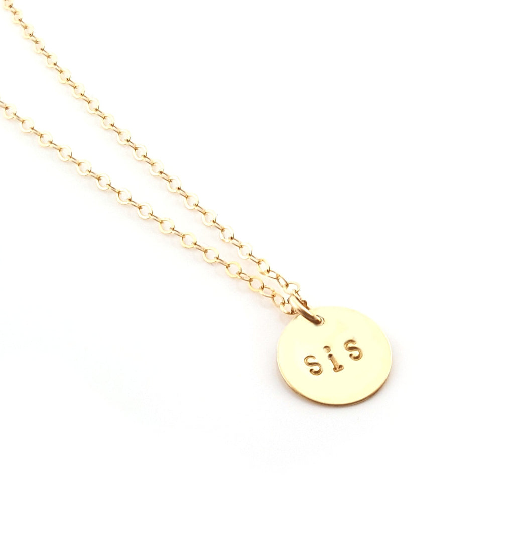 Collier « SIS » Estampillé à la Main | Cadeau Personnalisé pour Sœur | Collier Fin en Or | Bijou d'Amitié | Cadeau Bijou Fait Main