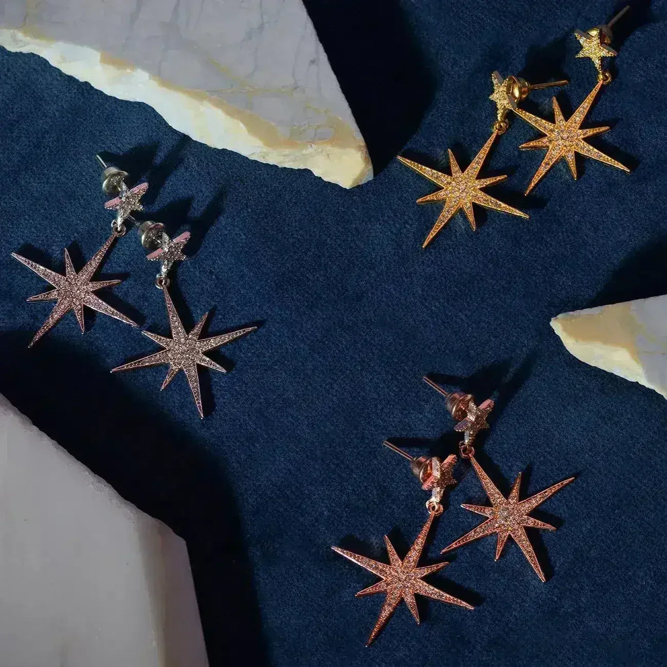 Boucles d'oreilles pendantes Petite Star Burst | Bijoux célestes en argent - Femstylo