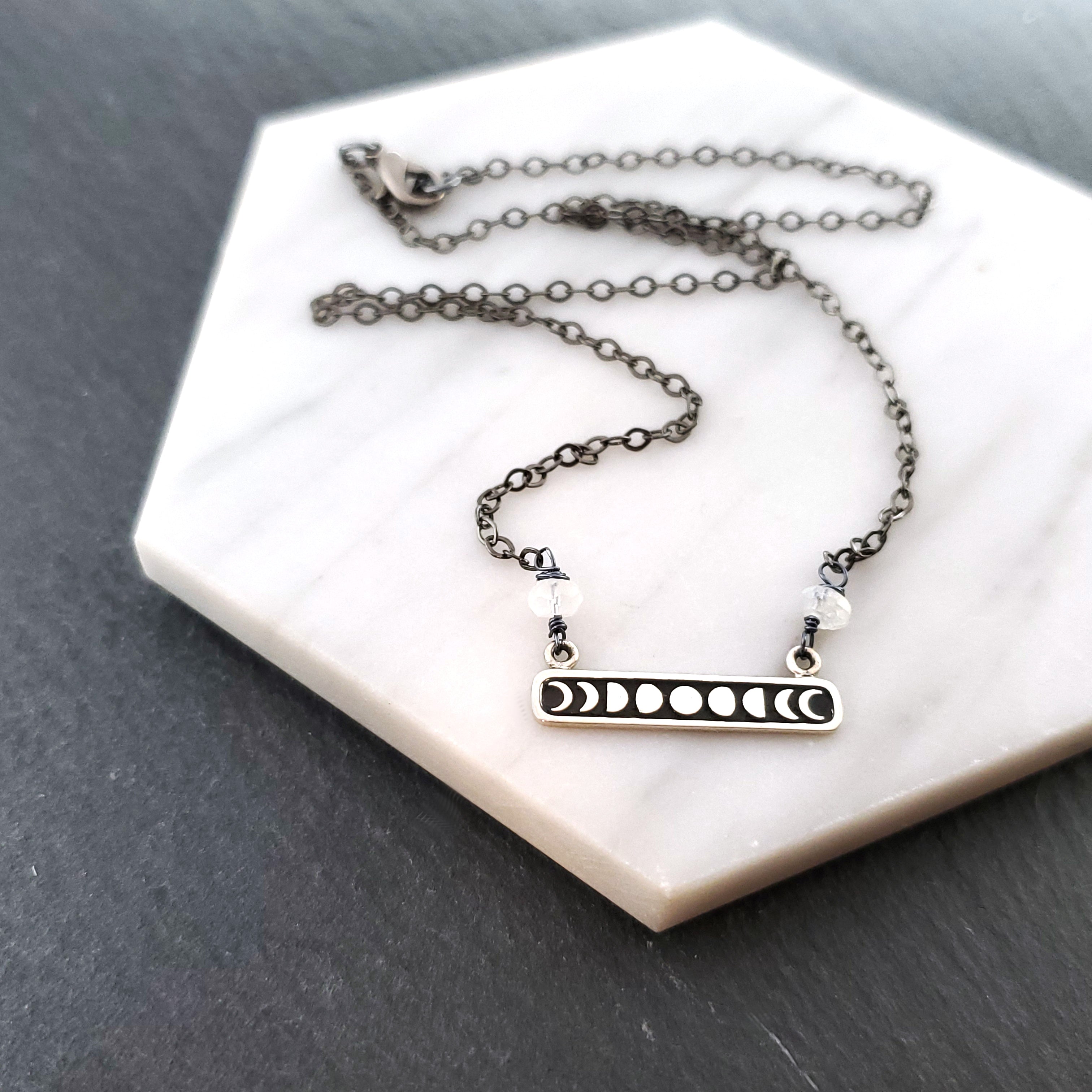 Breloque Céleste Phase Lunaire - Collier en Argent Sterling Oxydé - Cadeau pour Elle