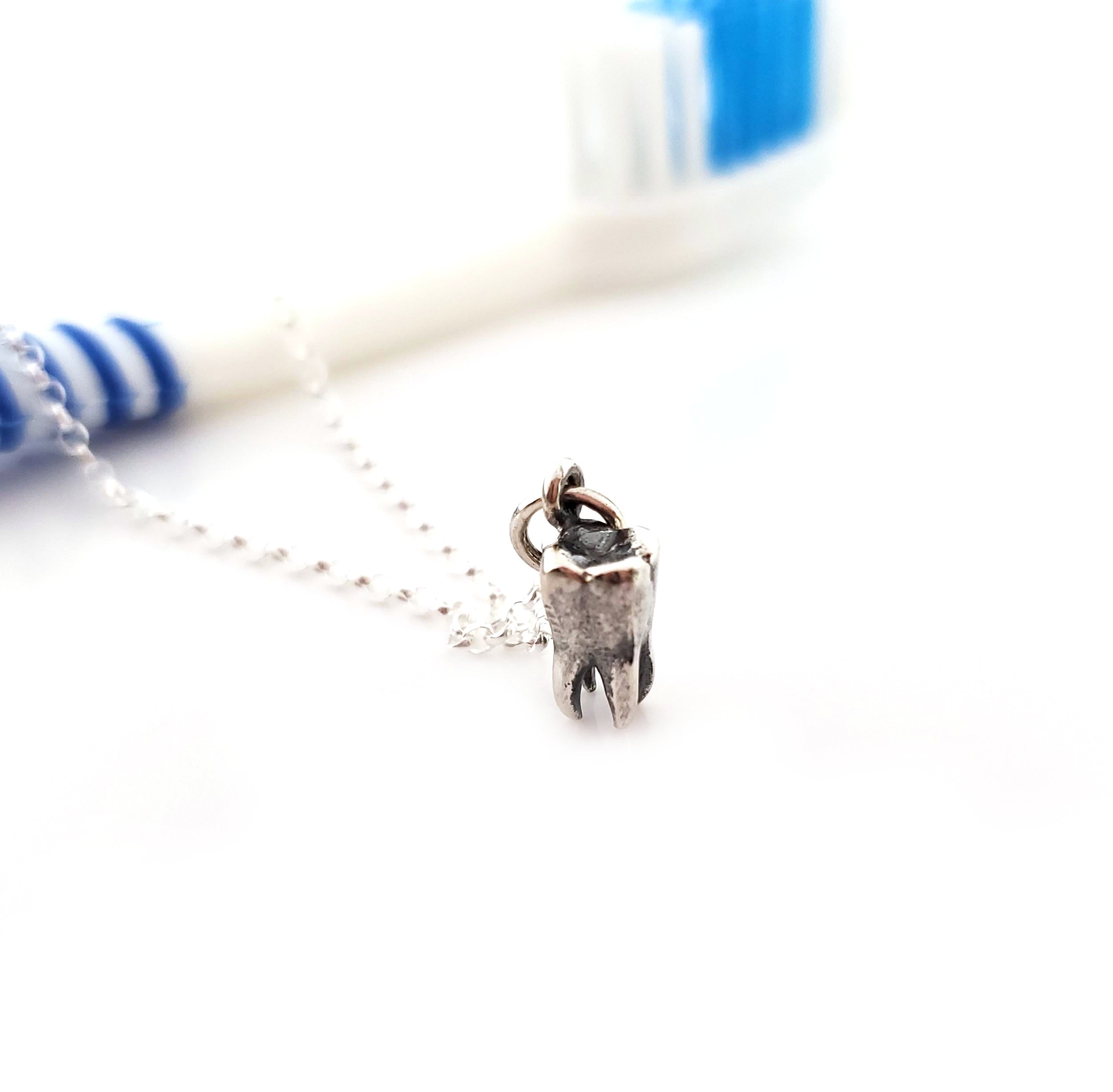 Collier Pendentif Petite Dent Molaire - Collier en Argent Sterling