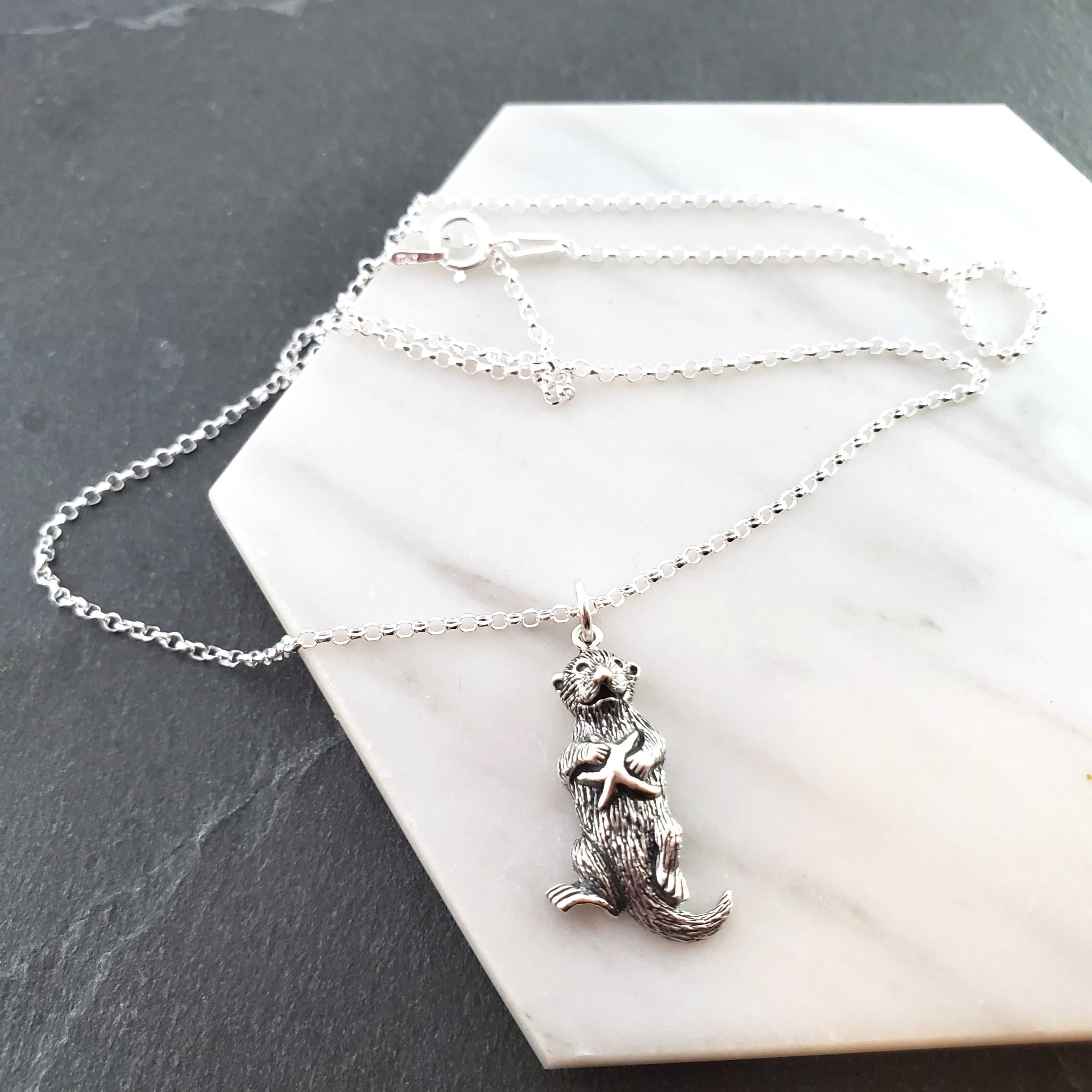 Collier loutre de mer en argent sterling | Chaîne de 45 cm