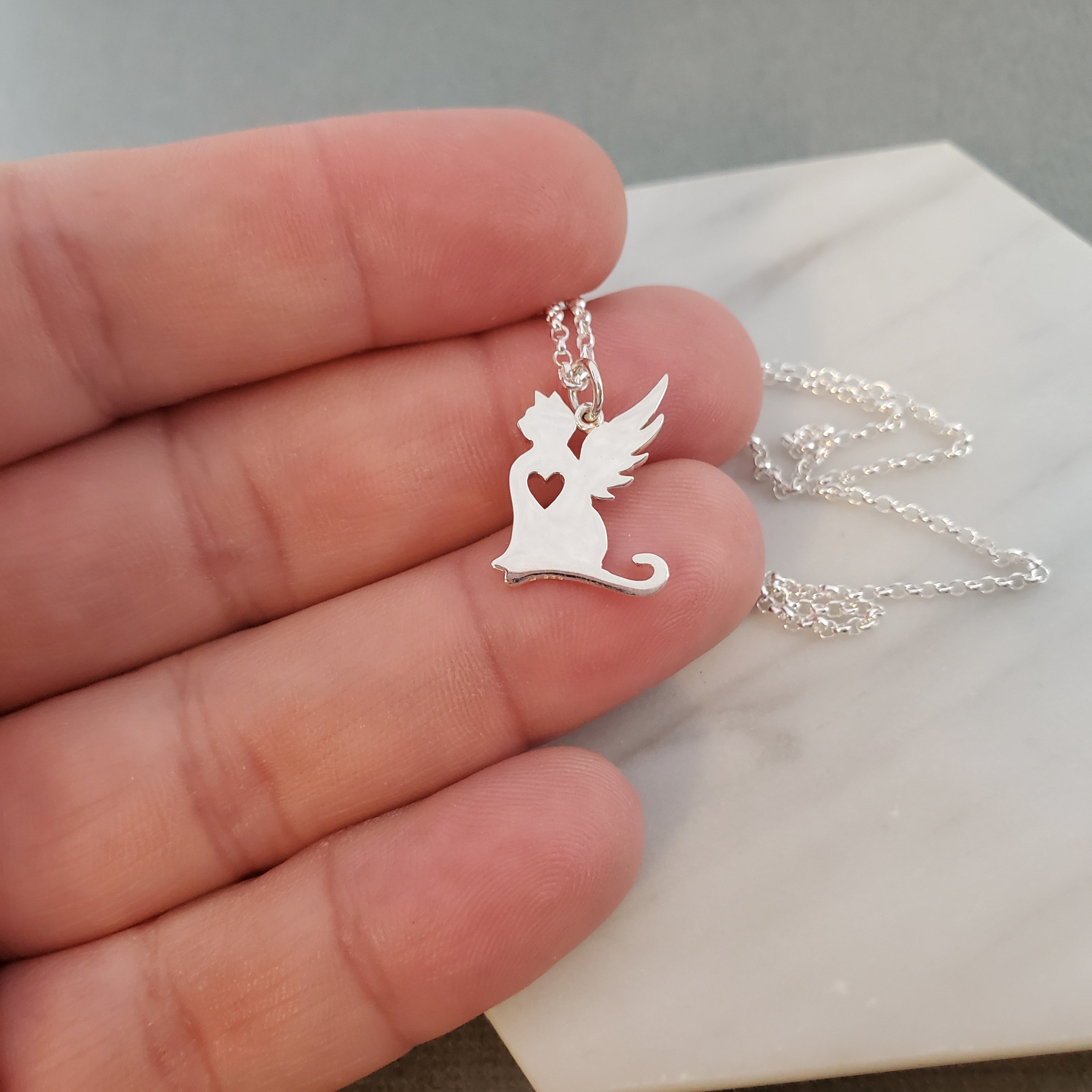 Breloque aile d'ange pour chat - Breloque de deuil pour animaux de compagnie - Collier en argent sterling